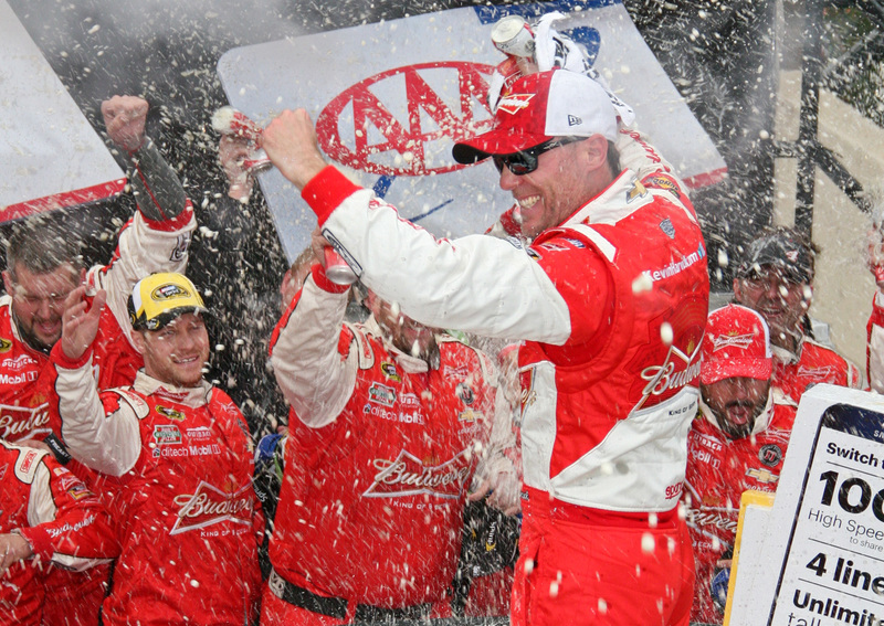 Harvick dominates Dover to advance to next round Cape Gazette